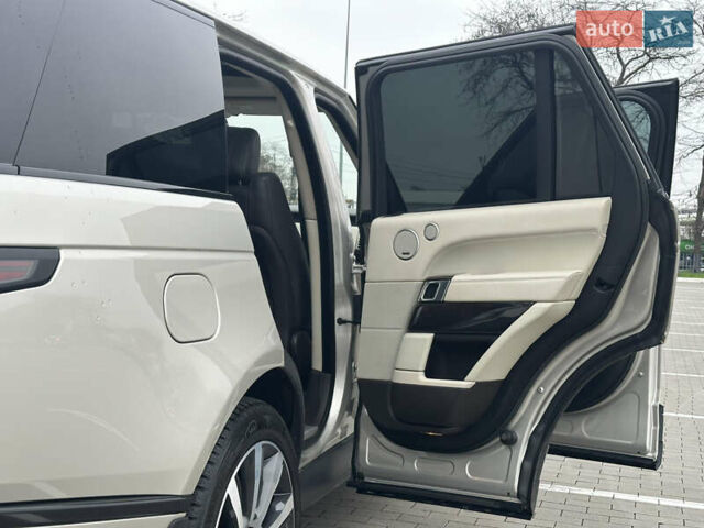 Сірий Ленд Ровер Рендж Ровер, об'ємом двигуна 4.37 л та пробігом 180 тис. км за 35500 $, фото 41 на Automoto.ua