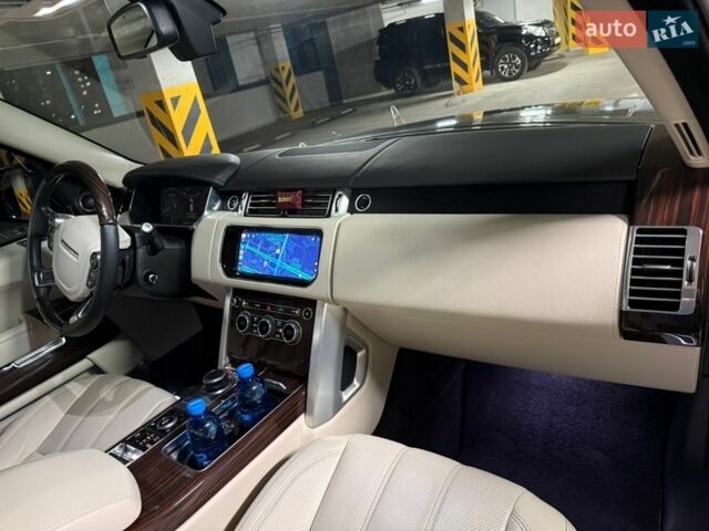 Сірий Ленд Ровер Рендж Ровер, об'ємом двигуна 5 л та пробігом 174 тис. км за 38000 $, фото 7 на Automoto.ua