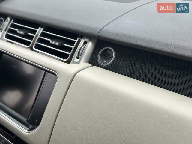 Сірий Ленд Ровер Рендж Ровер, об'ємом двигуна 4.37 л та пробігом 181 тис. км за 34500 $, фото 58 на Automoto.ua