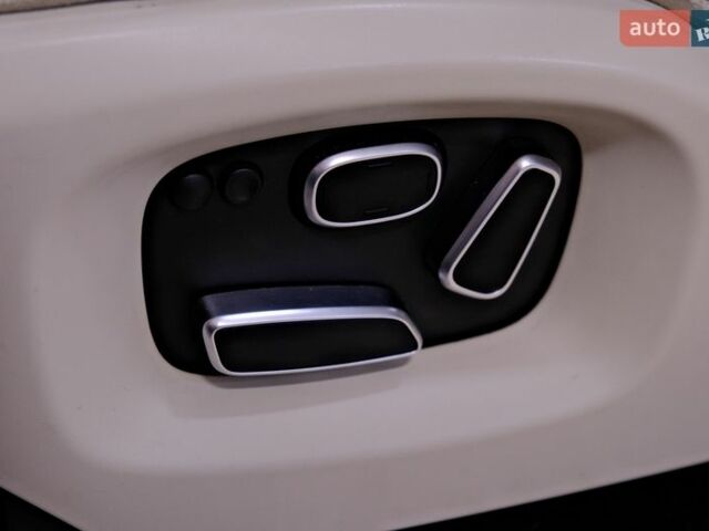 Сірий Ленд Ровер Рендж Ровер, об'ємом двигуна 4.37 л та пробігом 227 тис. км за 31900 $, фото 27 на Automoto.ua