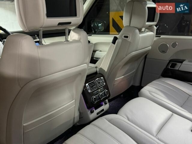 Сірий Ленд Ровер Рендж Ровер, об'ємом двигуна 5 л та пробігом 174 тис. км за 38000 $, фото 15 на Automoto.ua