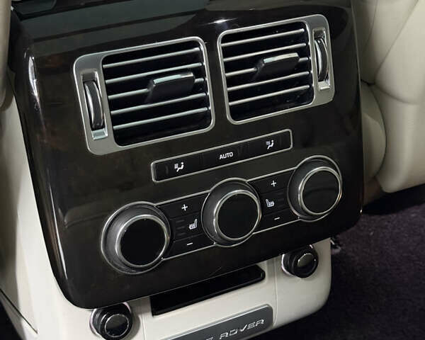 Серый Ленд Ровер Рендж Ровер, объемом двигателя 4.4 л и пробегом 220 тыс. км за 32000 $, фото 15 на Automoto.ua