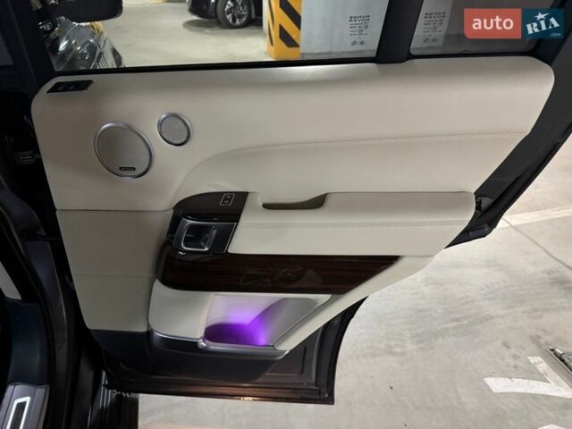 Сірий Ленд Ровер Рендж Ровер, об'ємом двигуна 5 л та пробігом 174 тис. км за 38000 $, фото 19 на Automoto.ua