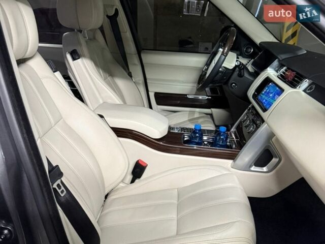 Сірий Ленд Ровер Рендж Ровер, об'ємом двигуна 5 л та пробігом 174 тис. км за 38000 $, фото 12 на Automoto.ua