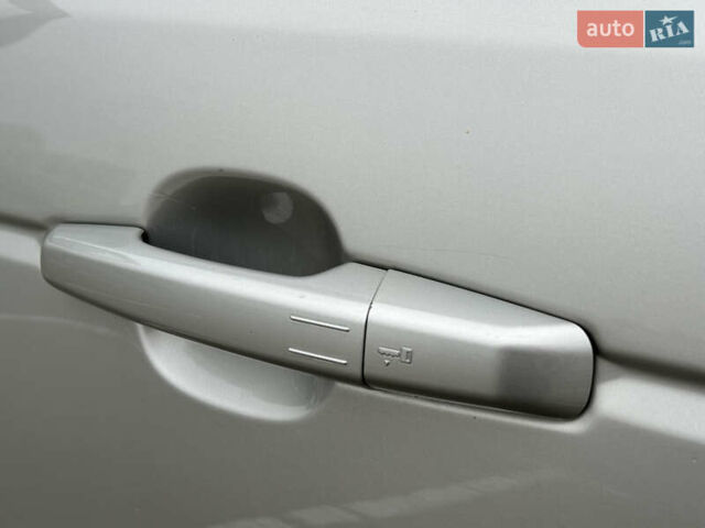 Сірий Ленд Ровер Рендж Ровер, об'ємом двигуна 4.37 л та пробігом 181 тис. км за 34500 $, фото 21 на Automoto.ua