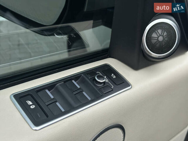 Сірий Ленд Ровер Рендж Ровер, об'ємом двигуна 4.37 л та пробігом 181 тис. км за 34500 $, фото 64 на Automoto.ua