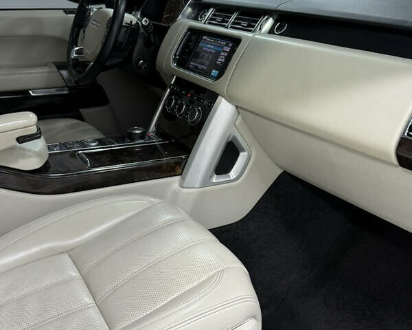 Серый Ленд Ровер Рендж Ровер, объемом двигателя 4.4 л и пробегом 220 тыс. км за 32000 $, фото 17 на Automoto.ua