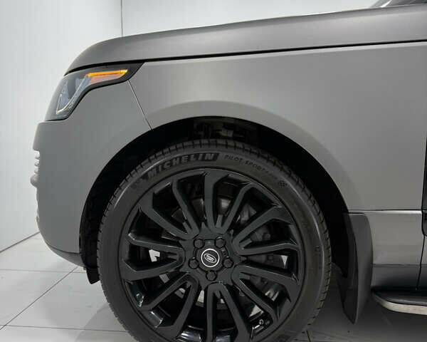 Серый Ленд Ровер Рендж Ровер, объемом двигателя 4.4 л и пробегом 220 тыс. км за 32000 $, фото 5 на Automoto.ua