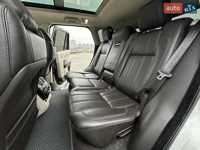 Сірий Ленд Ровер Рендж Ровер, об'ємом двигуна 4.37 л та пробігом 181 тис. км за 34500 $, фото 37 на Automoto.ua
