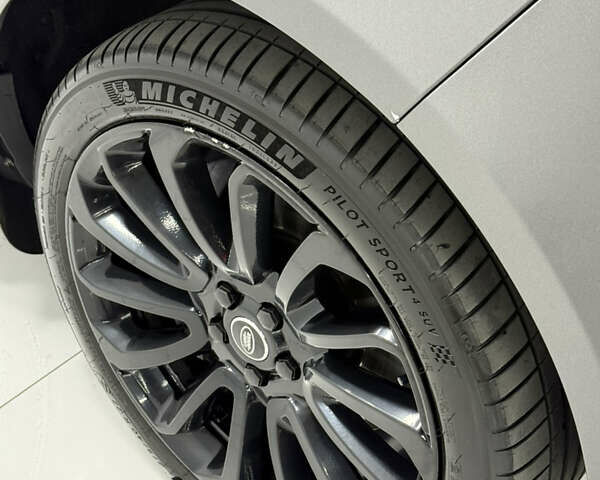 Серый Ленд Ровер Рендж Ровер, объемом двигателя 4.4 л и пробегом 220 тыс. км за 32000 $, фото 4 на Automoto.ua