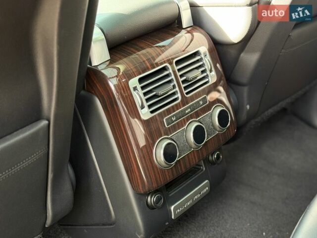 Сірий Ленд Ровер Рендж Ровер, об'ємом двигуна 3 л та пробігом 176 тис. км за 23900 $, фото 16 на Automoto.ua