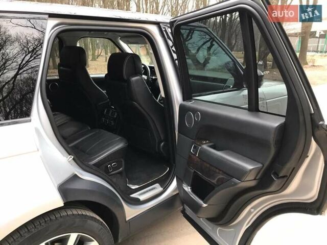 Серый Ленд Ровер Рендж Ровер, объемом двигателя 3 л и пробегом 201 тыс. км за 37900 $, фото 19 на Automoto.ua