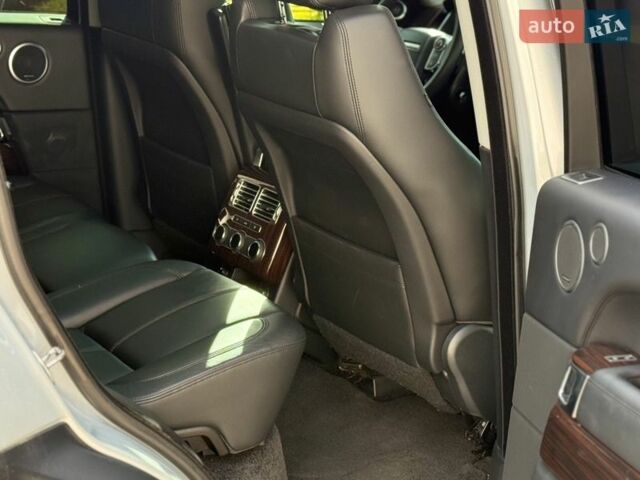 Сірий Ленд Ровер Рендж Ровер, об'ємом двигуна 3 л та пробігом 176 тис. км за 23900 $, фото 20 на Automoto.ua