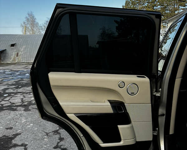 Серый Ленд Ровер Рендж Ровер, объемом двигателя 3 л и пробегом 274 тыс. км за 24000 $, фото 16 на Automoto.ua