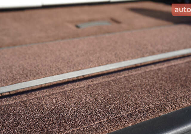 Серый Ленд Ровер Рендж Ровер, объемом двигателя 5 л и пробегом 140 тыс. км за 39999 $, фото 23 на Automoto.ua