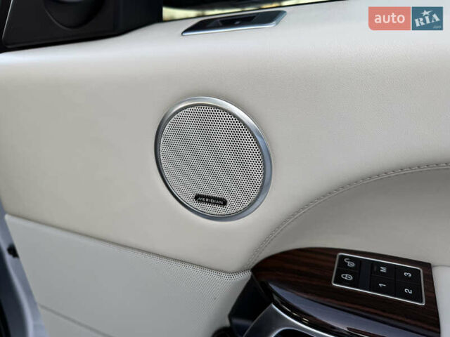 Сірий Ленд Ровер Рендж Ровер, об'ємом двигуна 5 л та пробігом 154 тис. км за 44999 $, фото 16 на Automoto.ua