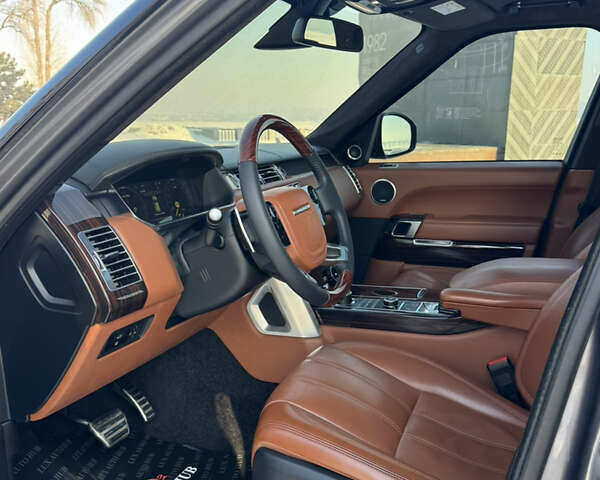 Сірий Ленд Ровер Рендж Ровер, об'ємом двигуна 4.37 л та пробігом 124 тис. км за 37999 $, фото 12 на Automoto.ua