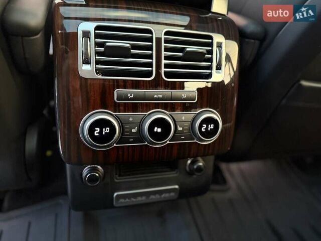 Серый Ленд Ровер Рендж Ровер, объемом двигателя 3 л и пробегом 176 тыс. км за 27800 $, фото 66 на Automoto.ua