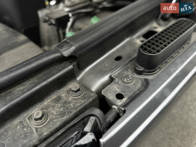 Сірий Ленд Ровер Рендж Ровер, об'ємом двигуна 3 л та пробігом 213 тис. км за 29999 $, фото 79 на Automoto.ua