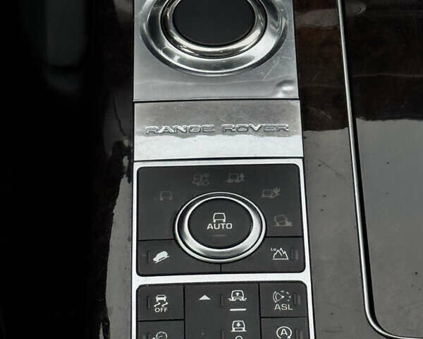 Сірий Ленд Ровер Рендж Ровер, об'ємом двигуна 5 л та пробігом 117 тис. км за 33300 $, фото 30 на Automoto.ua