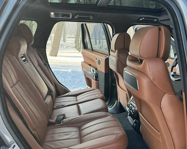 Сірий Ленд Ровер Рендж Ровер, об'ємом двигуна 4.37 л та пробігом 124 тис. км за 37999 $, фото 21 на Automoto.ua