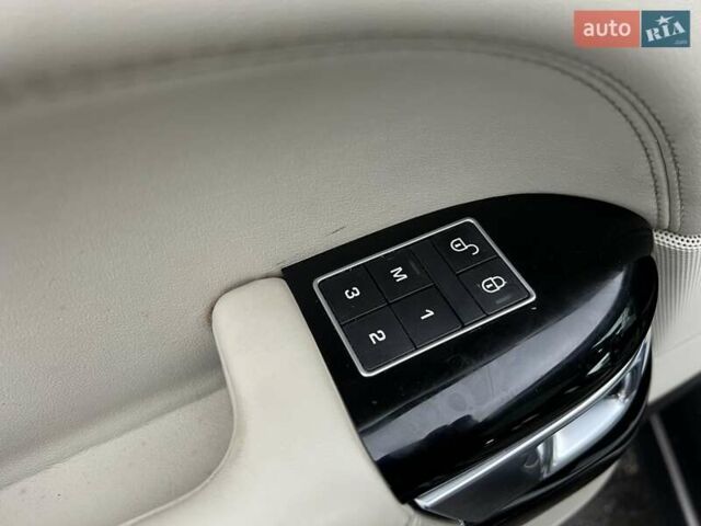 Серый Ленд Ровер Рендж Ровер, объемом двигателя 3 л и пробегом 175 тыс. км за 29999 $, фото 40 на Automoto.ua