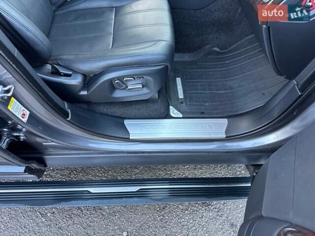 Сірий Ленд Ровер Рендж Ровер, об'ємом двигуна 3 л та пробігом 83 тис. км за 36900 $, фото 75 на Automoto.ua