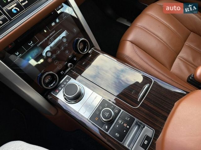 Серый Ленд Ровер Рендж Ровер, объемом двигателя 4.4 л и пробегом 125 тыс. км за 37900 $, фото 52 на Automoto.ua