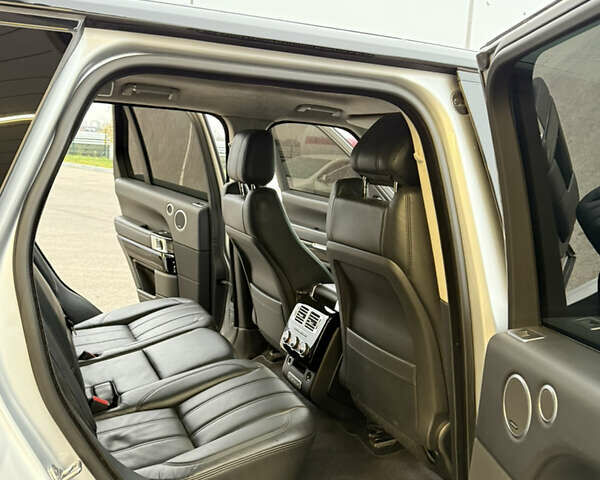 Серый Ленд Ровер Рендж Ровер, объемом двигателя 3 л и пробегом 230 тыс. км за 27000 $, фото 18 на Automoto.ua