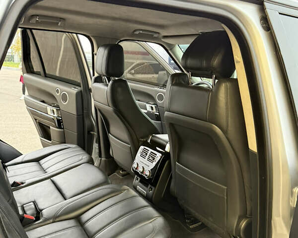 Серый Ленд Ровер Рендж Ровер, объемом двигателя 3 л и пробегом 230 тыс. км за 27000 $, фото 13 на Automoto.ua