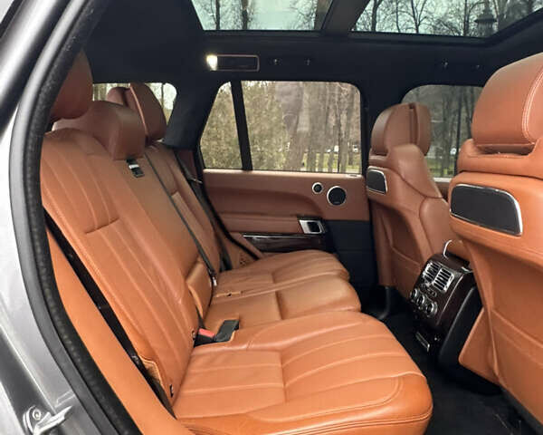 Сірий Ленд Ровер Рендж Ровер, об'ємом двигуна 4.37 л та пробігом 124 тис. км за 38999 $, фото 19 на Automoto.ua