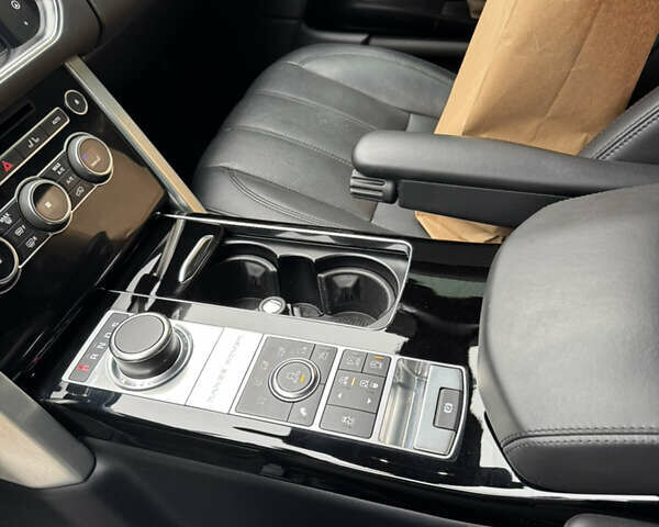 Серый Ленд Ровер Рендж Ровер, объемом двигателя 5 л и пробегом 125 тыс. км за 56000 $, фото 11 на Automoto.ua