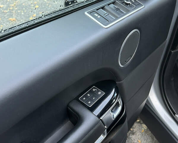 Ленд Ровер Рендж Ровер 2015 у Дніпро (Дніпропетровську) на Automoto.ua Сірий Ленд Ровер Рендж Ровер, об'ємом двигуна 2.99 л та пробігом 233 тис. км за 26900 $, фото 12 на Automoto.ua