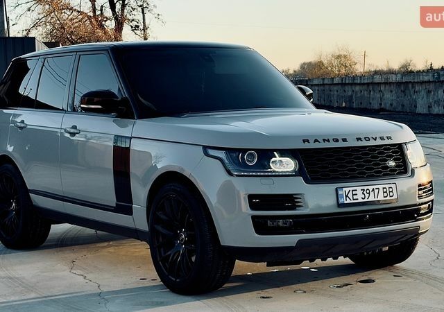 Серый Ленд Ровер Рендж Ровер, объемом двигателя 2.99 л и пробегом 239 тыс. км за 28000 $, фото 3 на Automoto.ua