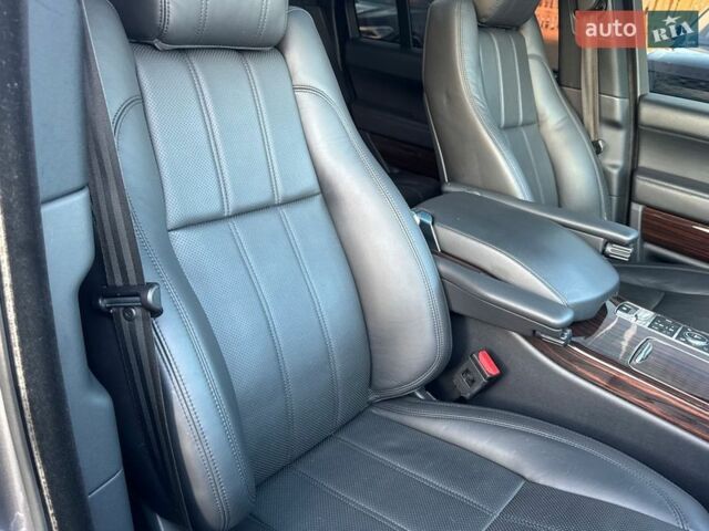 Сірий Ленд Ровер Рендж Ровер, об'ємом двигуна 3 л та пробігом 83 тис. км за 36900 $, фото 16 на Automoto.ua