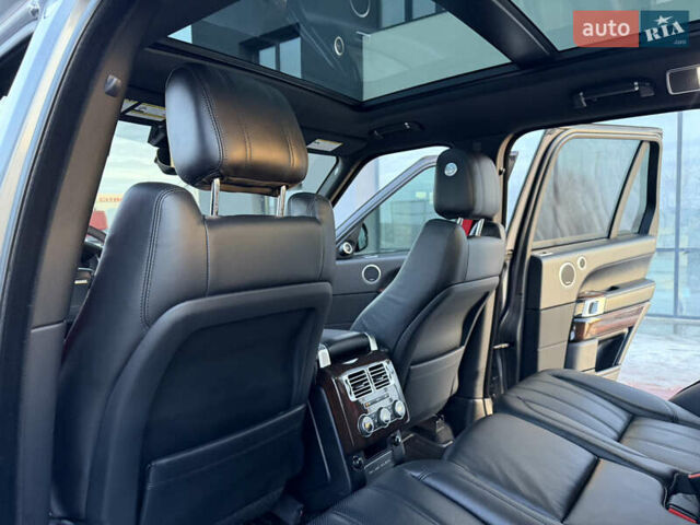 Серый Ленд Ровер Рендж Ровер, объемом двигателя 3 л и пробегом 190 тыс. км за 39500 $, фото 20 на Automoto.ua
