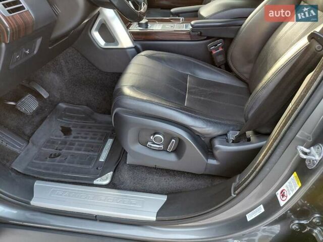 Серый Ленд Ровер Рендж Ровер, объемом двигателя 2.99 л и пробегом 204 тыс. км за 35000 $, фото 107 на Automoto.ua