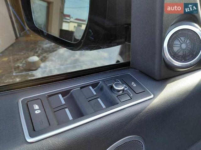 Серый Ленд Ровер Рендж Ровер, объемом двигателя 2.99 л и пробегом 204 тыс. км за 35000 $, фото 109 на Automoto.ua