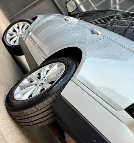 Серый Ленд Ровер Рендж Ровер, объемом двигателя 3 л и пробегом 216 тыс. км за 36996 $, фото 30 на Automoto.ua