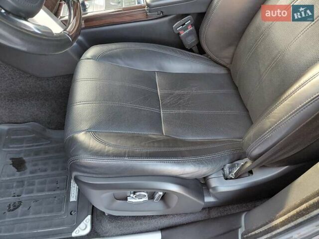 Серый Ленд Ровер Рендж Ровер, объемом двигателя 2.99 л и пробегом 204 тыс. км за 35000 $, фото 106 на Automoto.ua