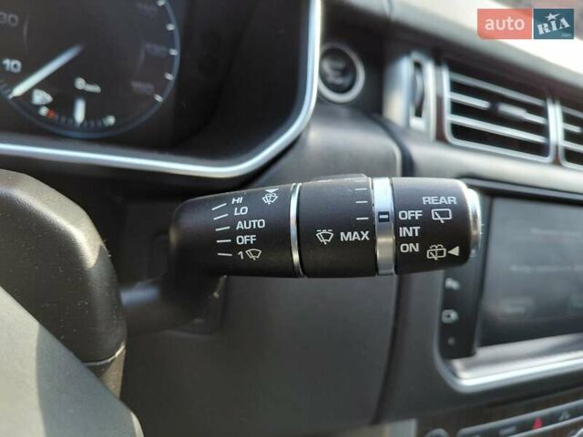 Серый Ленд Ровер Рендж Ровер, объемом двигателя 2.99 л и пробегом 204 тыс. км за 35000 $, фото 91 на Automoto.ua