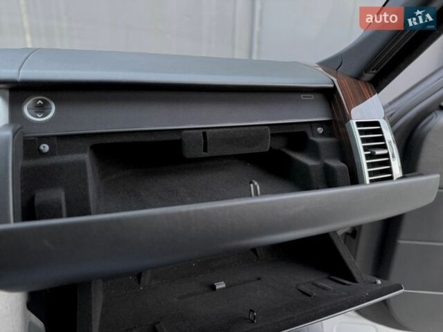 Серый Ленд Ровер Рендж Ровер, объемом двигателя 3 л и пробегом 216 тыс. км за 36996 $, фото 87 на Automoto.ua