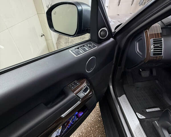 Серый Ленд Ровер Рендж Ровер, объемом двигателя 2.99 л и пробегом 210 тыс. км за 41000 $, фото 13 на Automoto.ua