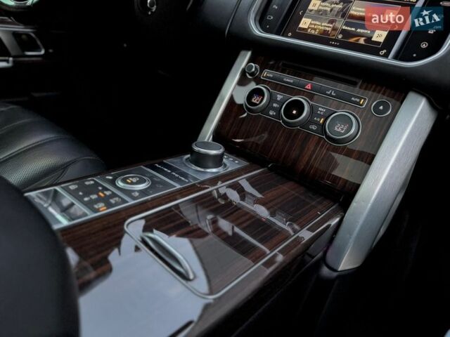 Серый Ленд Ровер Рендж Ровер, объемом двигателя 3 л и пробегом 216 тыс. км за 36996 $, фото 88 на Automoto.ua