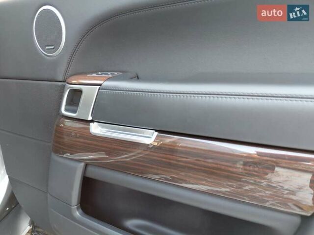 Серый Ленд Ровер Рендж Ровер, объемом двигателя 2.99 л и пробегом 204 тыс. км за 35000 $, фото 77 на Automoto.ua