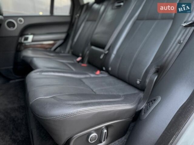 Серый Ленд Ровер Рендж Ровер, объемом двигателя 3 л и пробегом 216 тыс. км за 36996 $, фото 61 на Automoto.ua