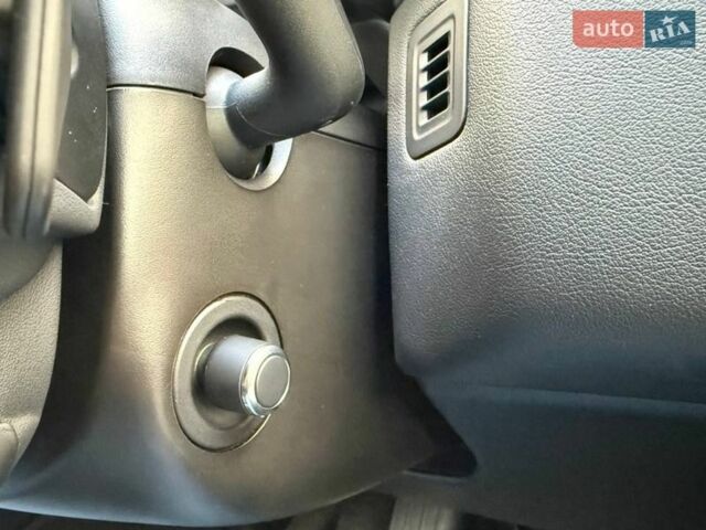 Серый Ленд Ровер Рендж Ровер, объемом двигателя 3 л и пробегом 150 тыс. км за 36990 $, фото 24 на Automoto.ua