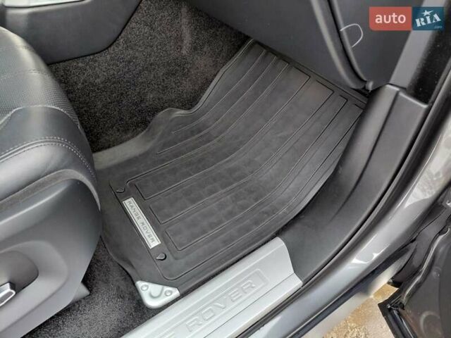 Серый Ленд Ровер Рендж Ровер, объемом двигателя 2.99 л и пробегом 204 тыс. км за 35000 $, фото 68 на Automoto.ua