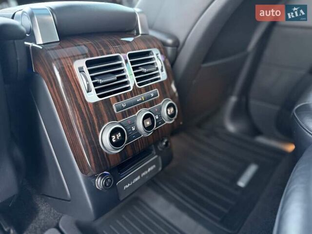 Сірий Ленд Ровер Рендж Ровер, об'ємом двигуна 5 л та пробігом 156 тис. км за 38700 $, фото 20 на Automoto.ua