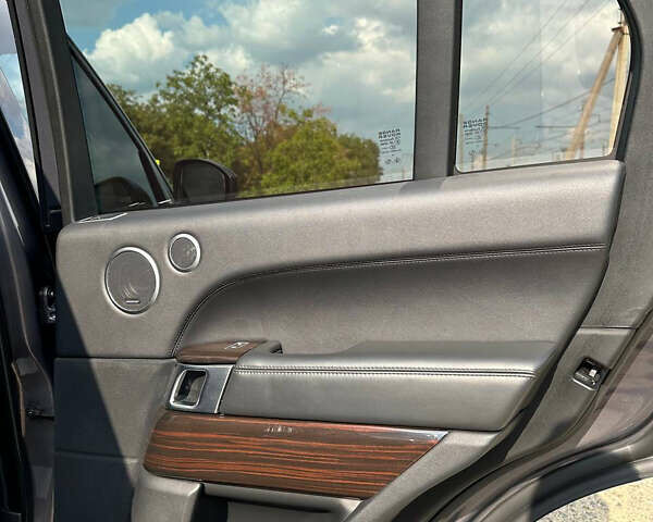 Серый Ленд Ровер Рендж Ровер, объемом двигателя 2.99 л и пробегом 189 тыс. км за 31000 $, фото 13 на Automoto.ua